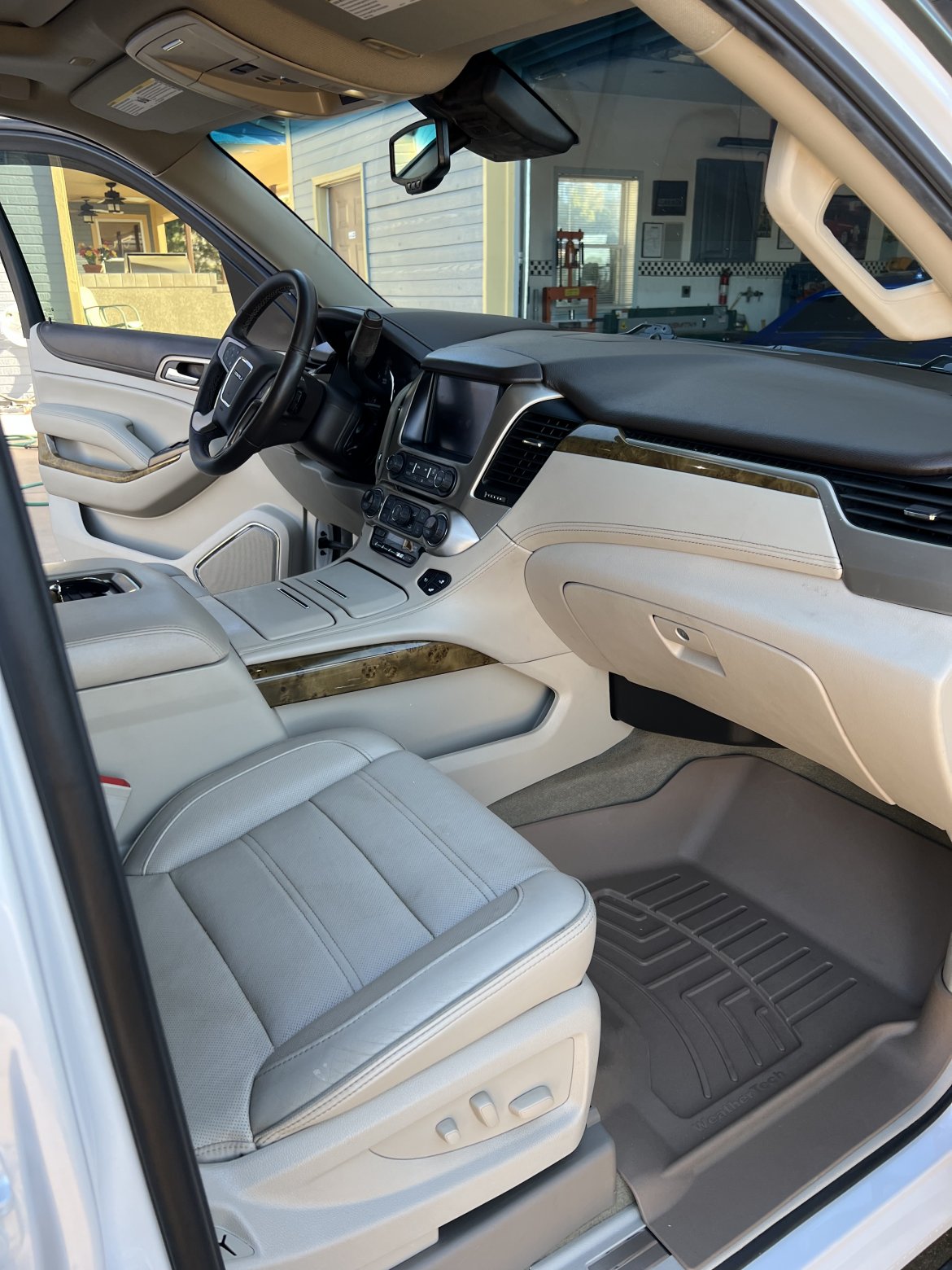CEO SUV Mobile Office for Sale in Pueblo West, CO - Photo 5