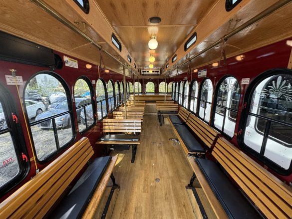 2015 Freightliner Trolley Trolley for Sale in Westport, MA - Photo 3