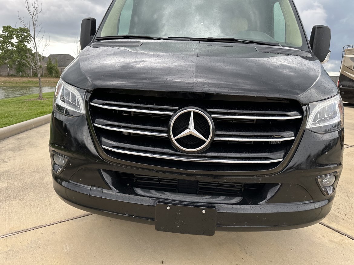 2021 Ultimate Toys Mercedes-Benz D6  Sprinter - Photo 4