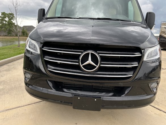 2021 Ultimate Toys Mercedes-Benz D6  Sprinter