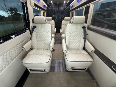 2021 Ultimate Toys Mercedes-Benz D6  Sprinter