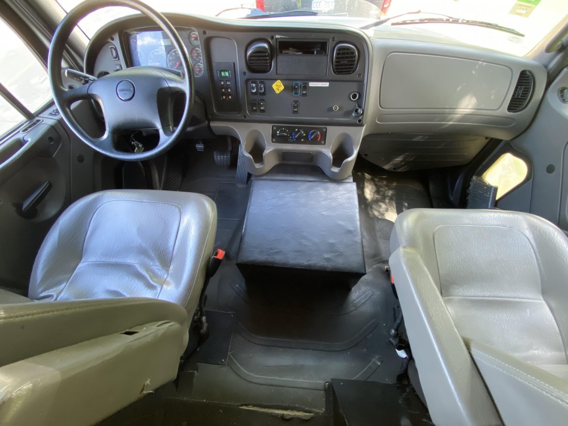 Limo Bus for Sale in Johnstown, CO - Photo 12