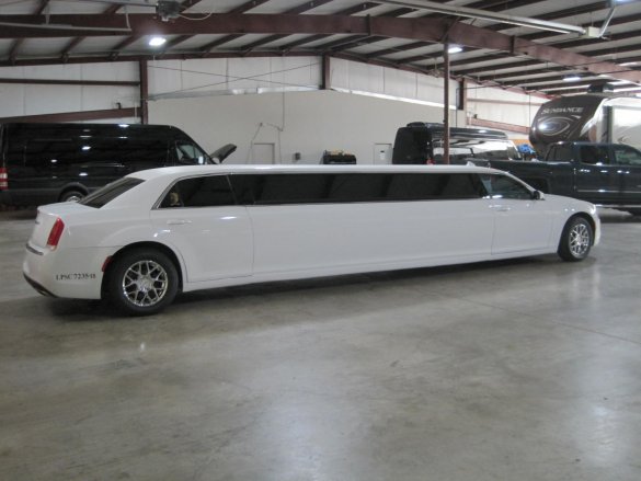 2016 Springfield Coach Builders Chrysler 300 Limousine