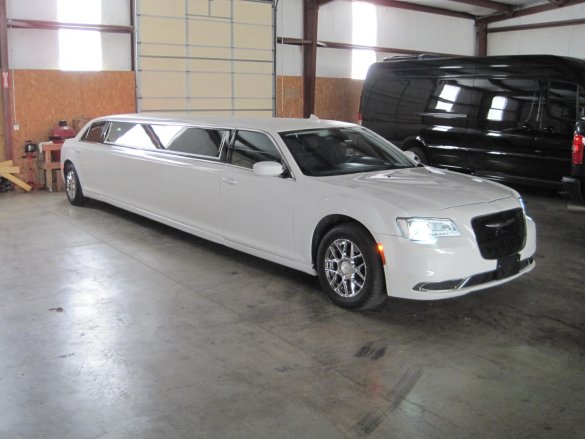 2016 Springfield Coach Builders Chrysler 300 Limousine