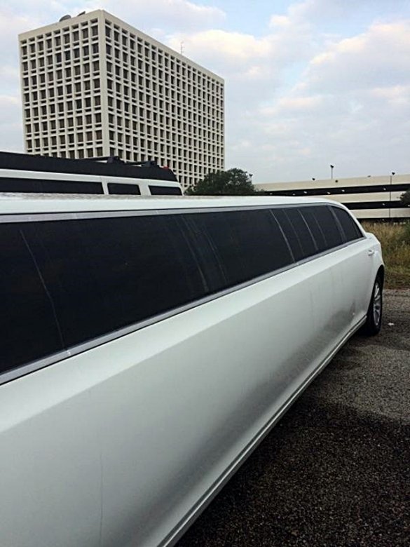 2014 Chrysler 300 Limousine for Sale in Houston, TX - Photo 3
