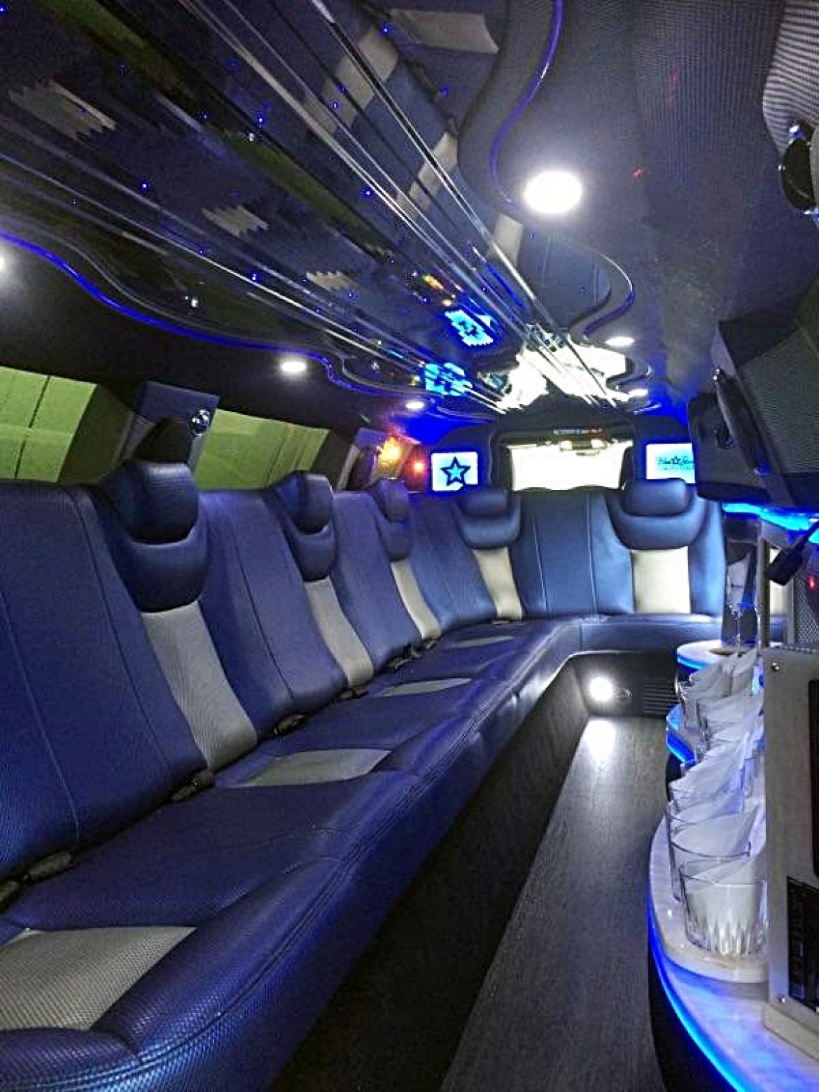 Photo of Limousine for sale: 2014 Chrysler 300 160&quot; by Moonlight