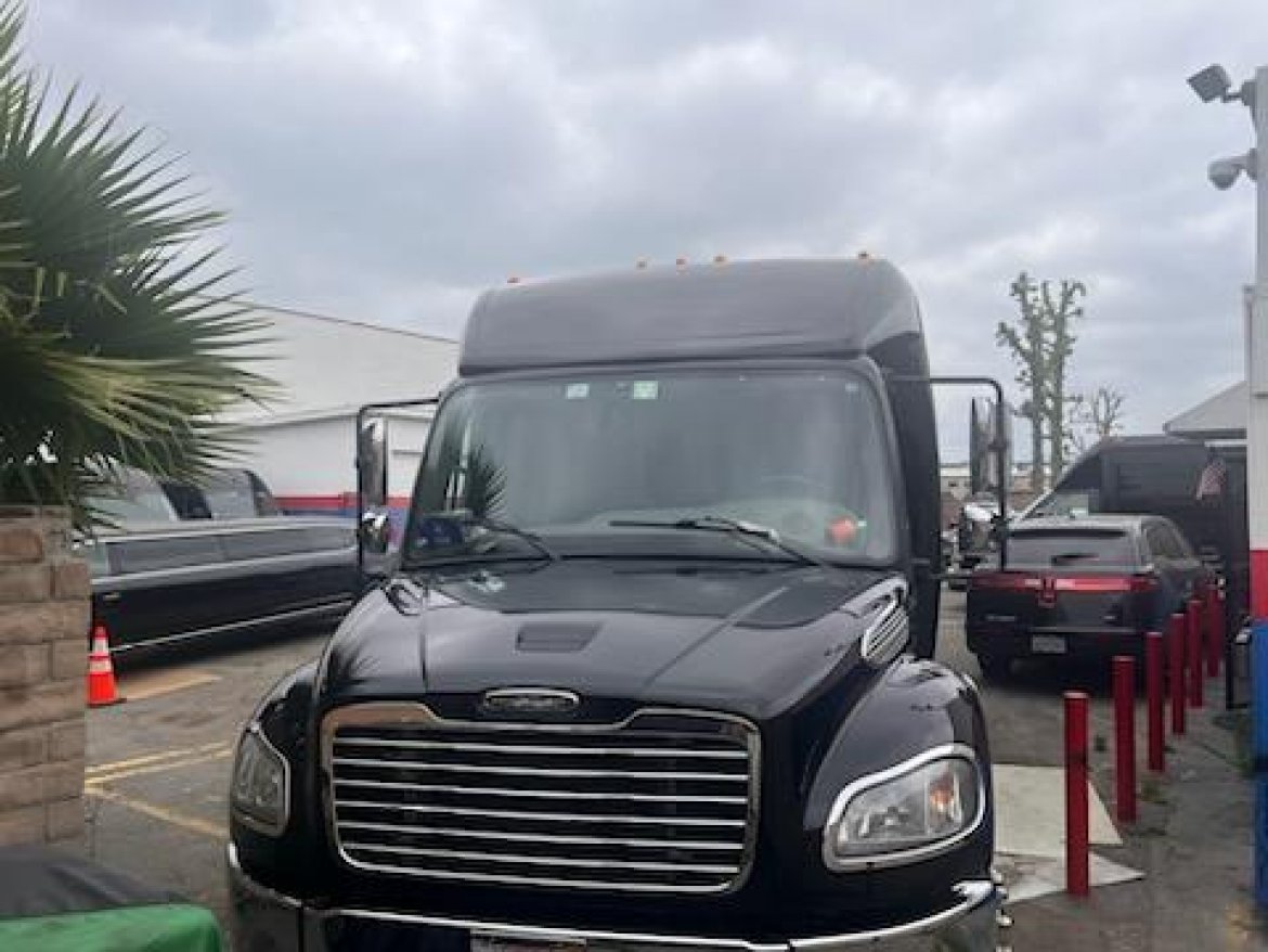 Executive Shuttle for Sale in Anaheim, CA - Photo 7
