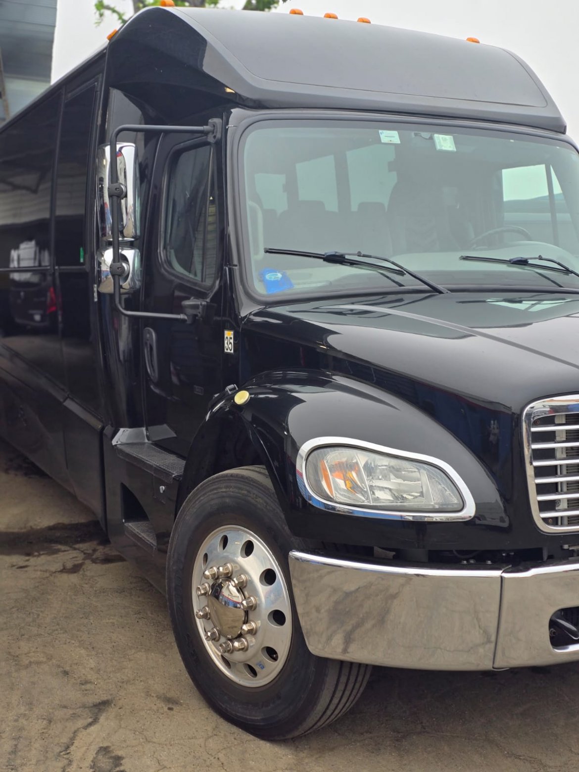 Executive Shuttle for Sale in Anaheim, CA - Photo 11