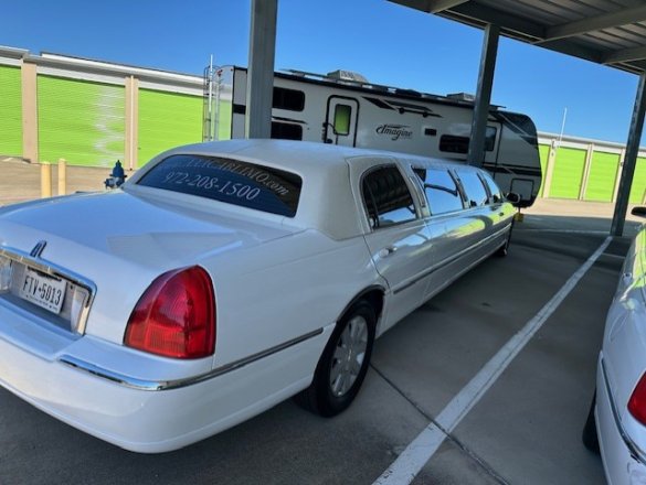 2004 Lincoln Town Car 120 Stretch 10 Passengers Limousine for Sale in Frisco, TX - Photo 3