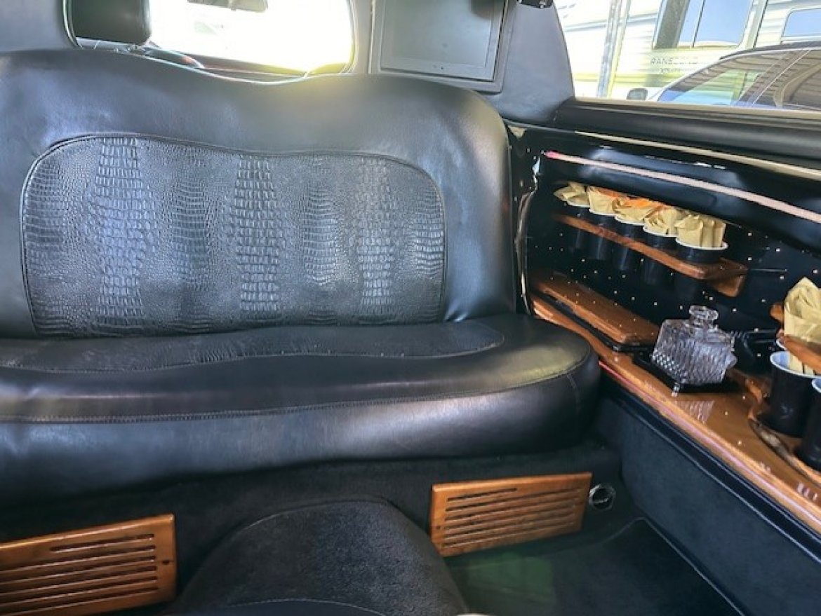 Limousine for Sale in Frisco, TX - Photo 16