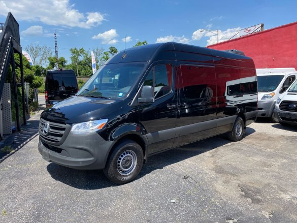 2019 Mercedes-Benz Sprinter Sprinter for Sale in Baldwin, NY - Photo 2