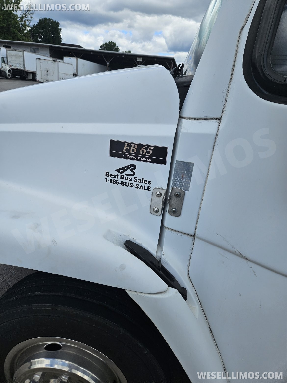 Photo of Limo Bus for sale: 2000 Freightliner Fb 65 30" by Private