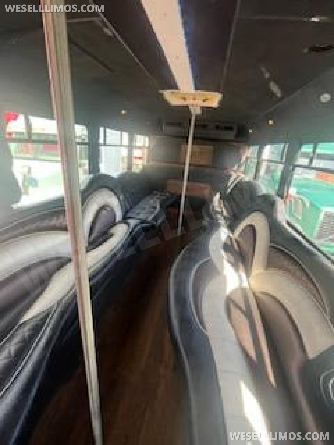 Photo of Limo Bus for sale: 2000 Freightliner Fb 65 30" by Private