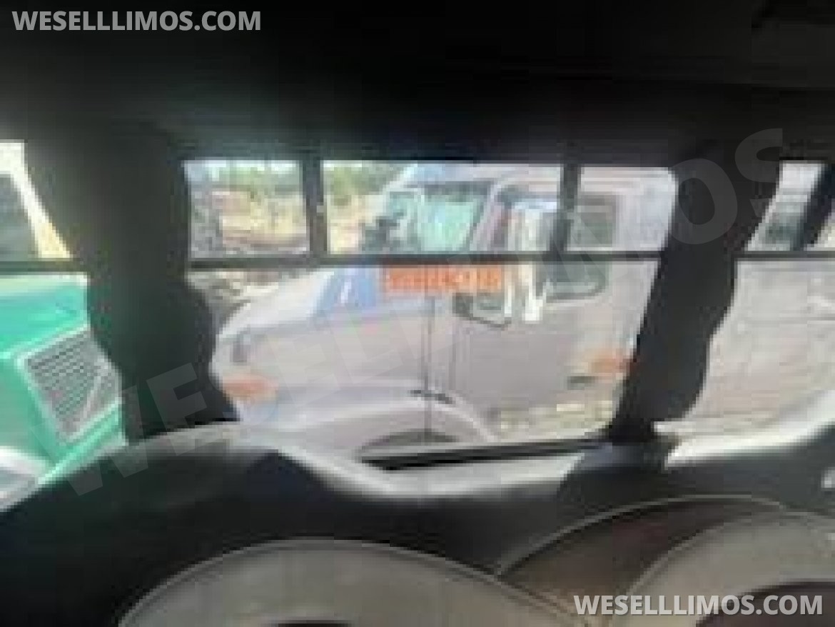 Photo of Limo Bus for sale: 2000 Freightliner Fb 65 30" by Private