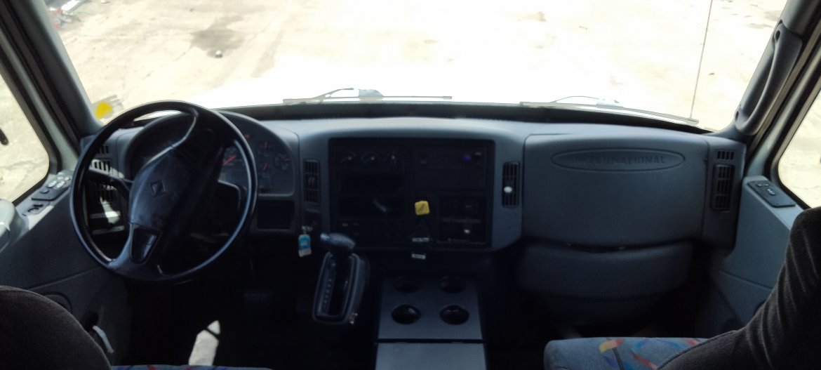 2007 Private  International 3200 Vt365  Limo Bus - Photo 4