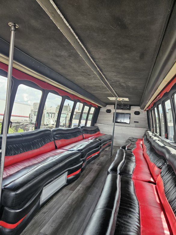 2007 Private  International 3200 Vt365  Limo Bus