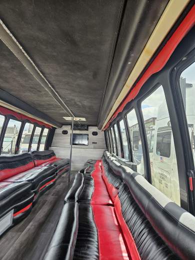 2007 Private  International 3200 Vt365  Limo Bus