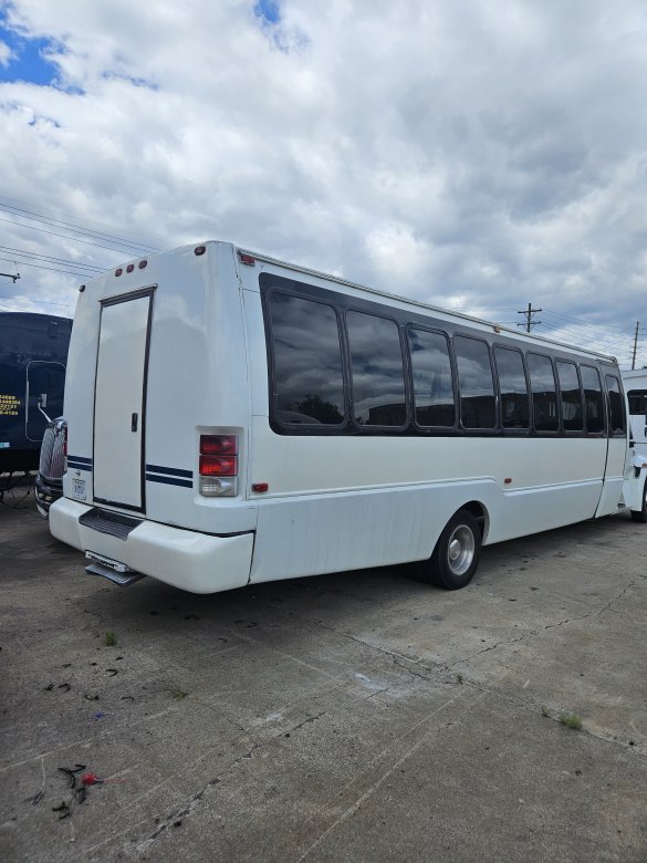 2007 Private  International 3200 Vt365  Limo Bus