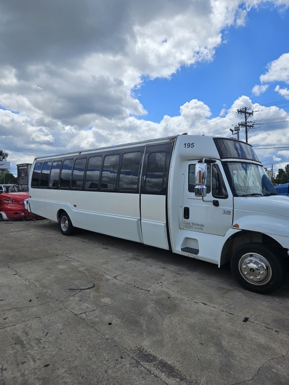 2007 Private  International 3200 Vt365  Limo Bus