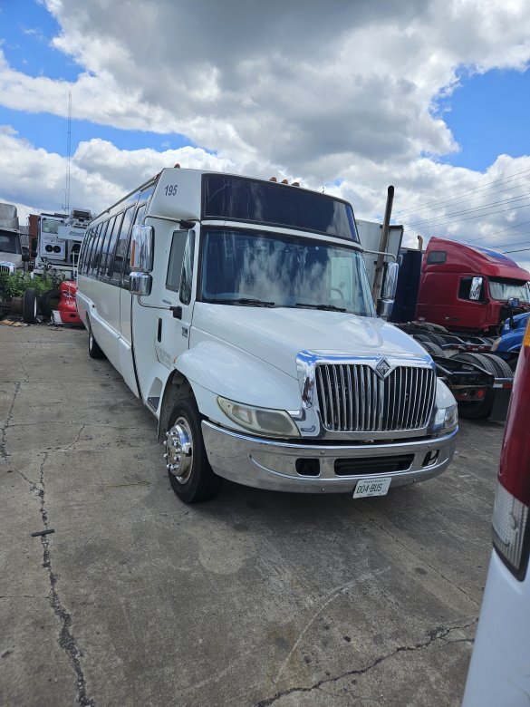 2007 Private  International 3200 Vt365  Limo Bus