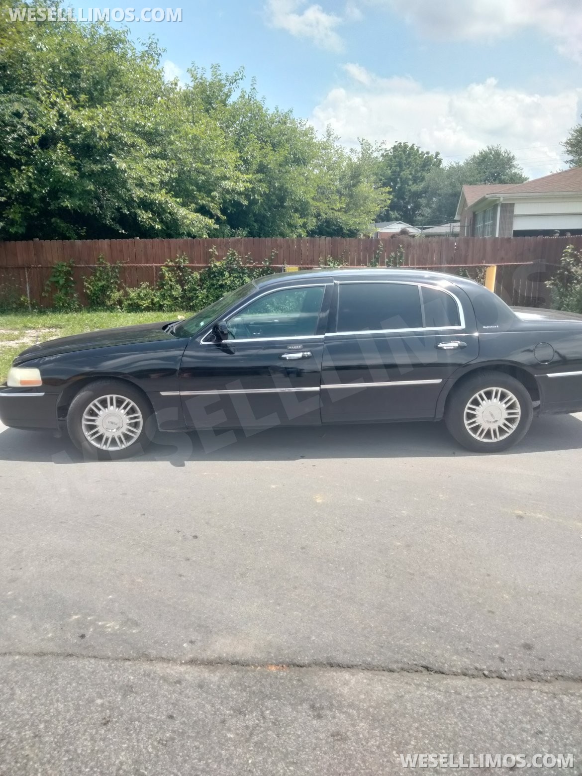 Photo of Sedan for sale: 2011 Lincoln Towncar L