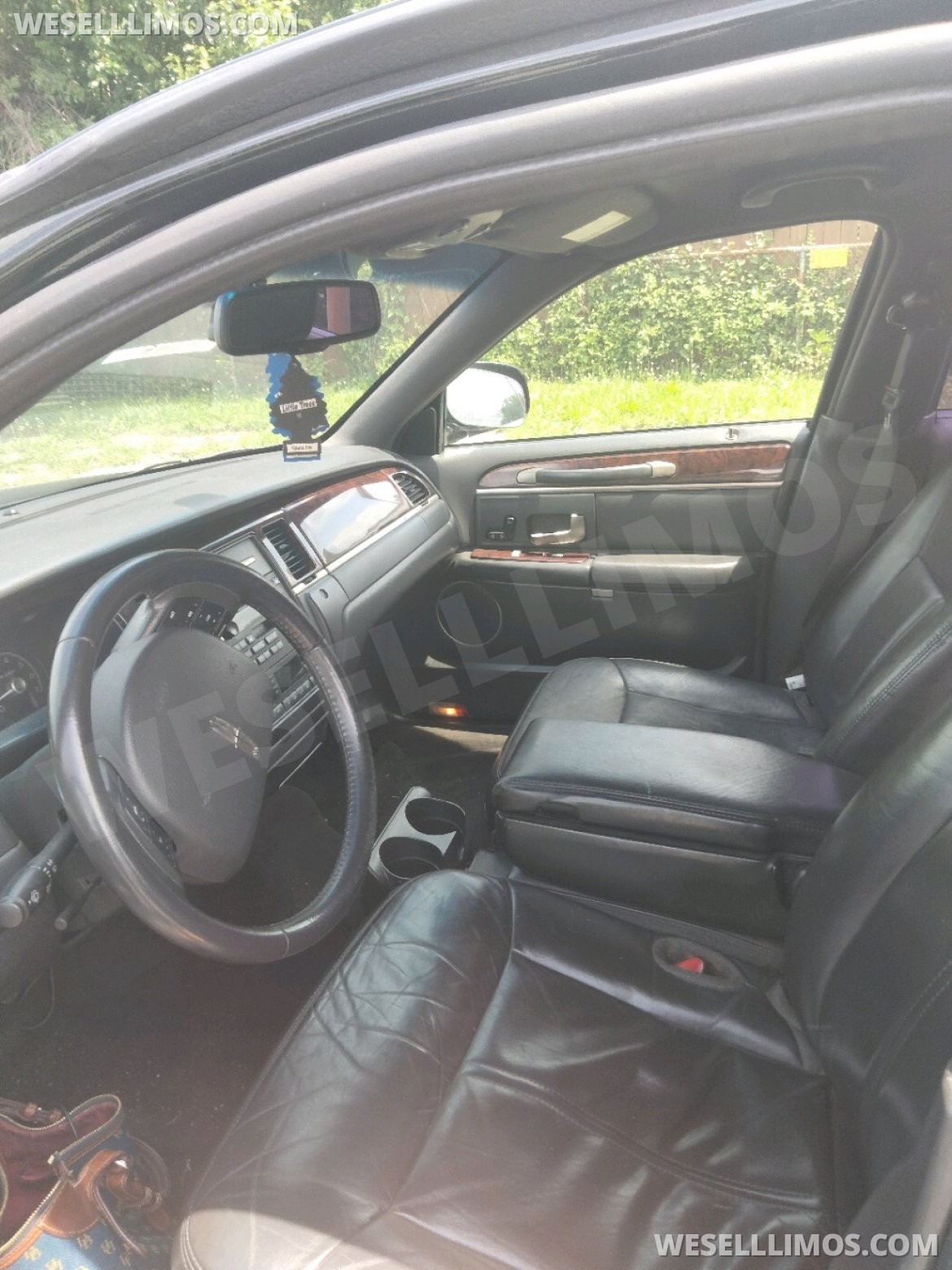 Photo of Sedan for sale: 2011 Lincoln Towncar L