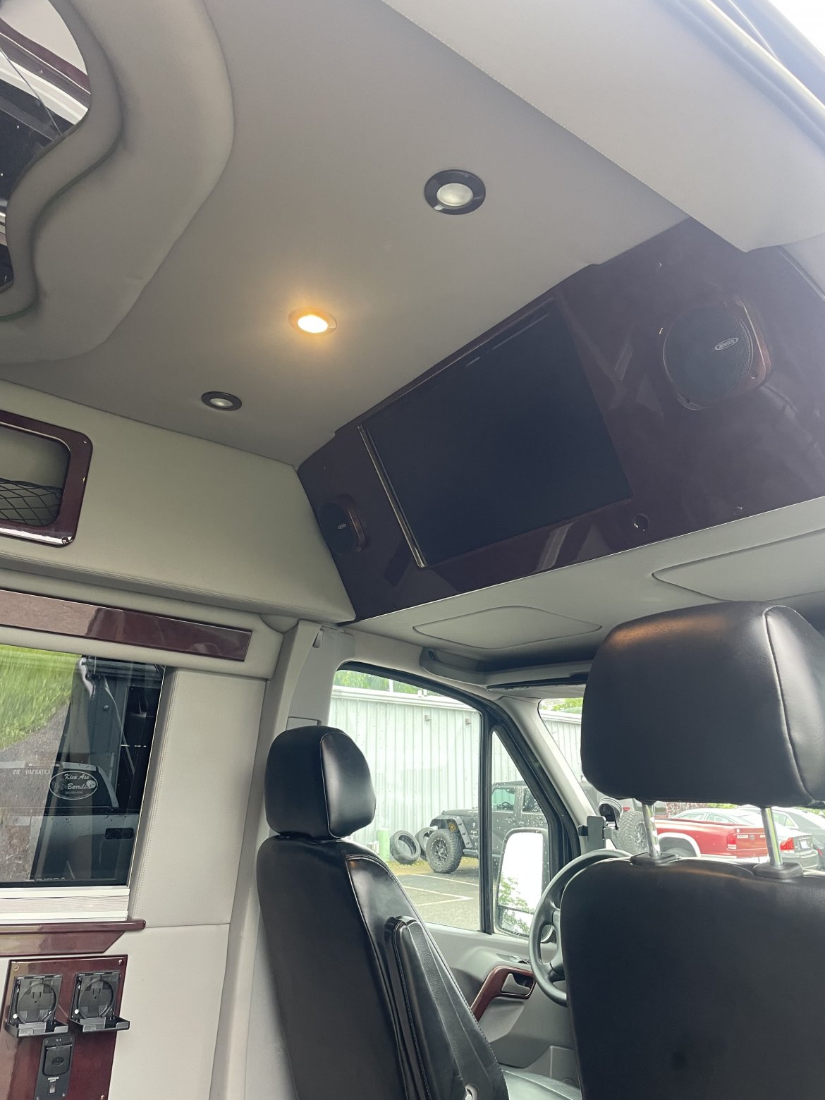 Executive Shuttle for Sale in Louisville, KY - Photo 8