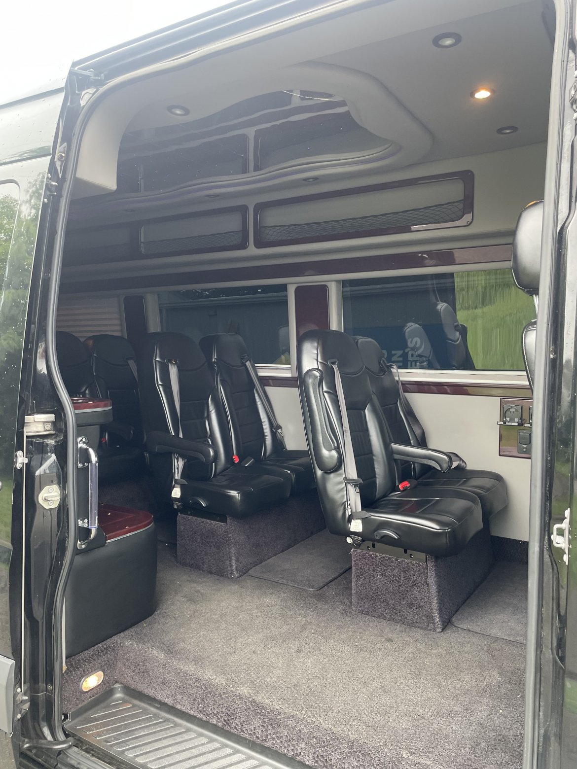 Executive Shuttle for Sale in Louisville, KY - Photo 12