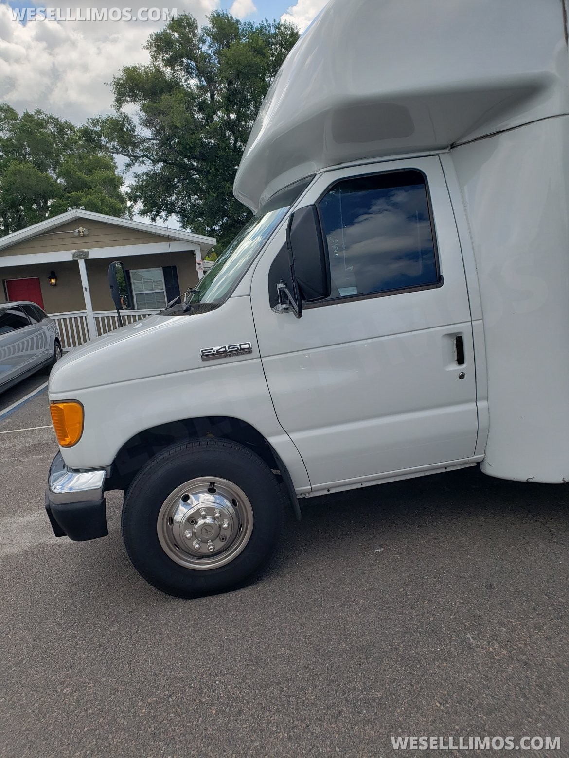 Limo Bus for Sale in Largo, FL - Photo 3
