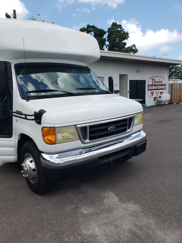 2006 Ford E450 Limo Bus with New Interior