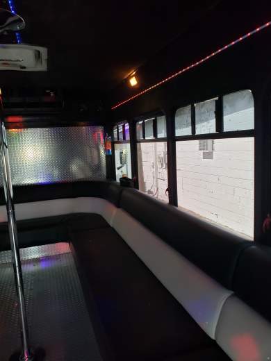 2006 Ford E450 Limo Bus with New Interior