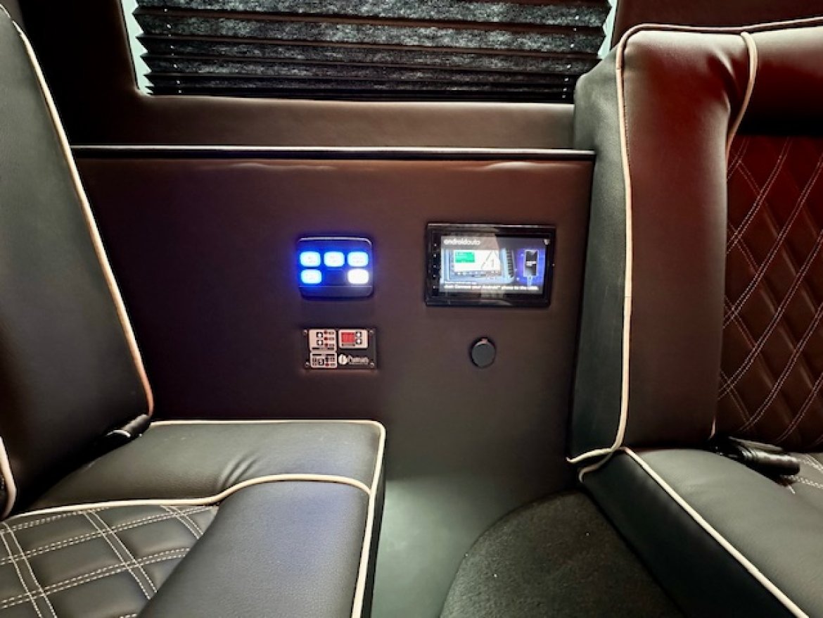 Limo Bus for Sale in Erie, PA - Photo 4