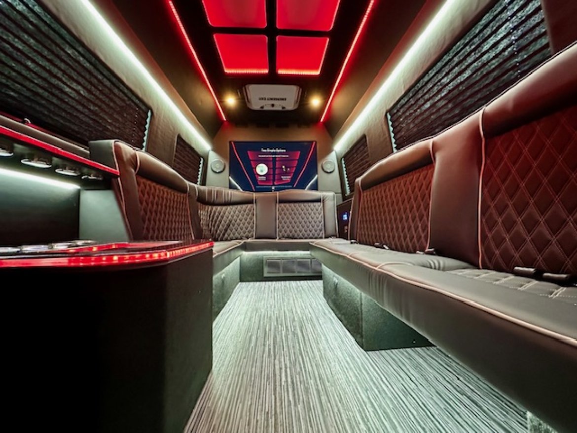Limo Bus for Sale in Erie, PA - Photo 8