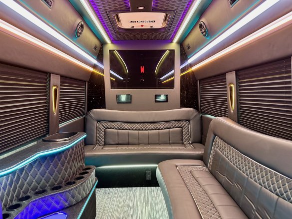 2023 Ford Transit Sprinter for Sale in Erie, PA - Photo 3