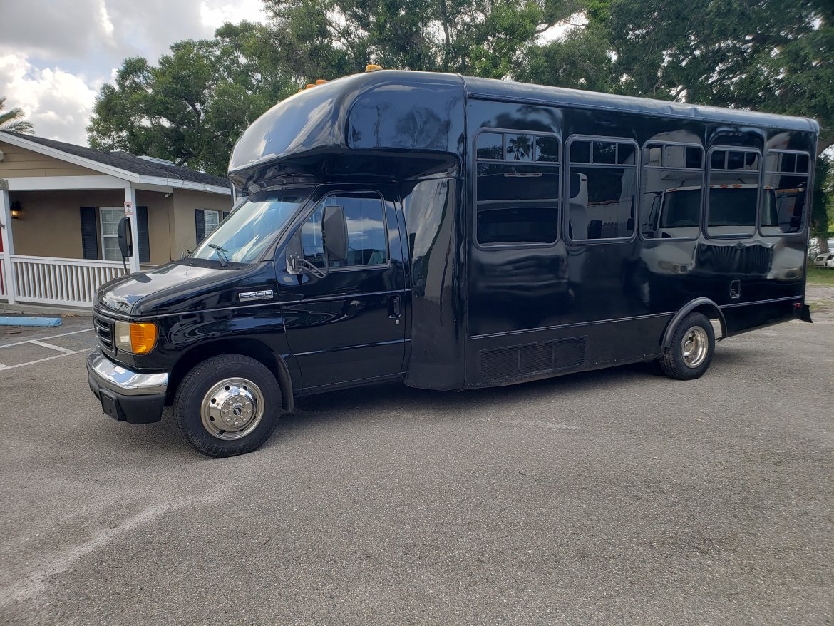 Limo Bus for sale: 2006 Ford E450