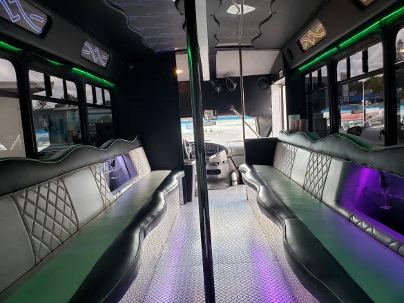 2006 Ford E450 Black Limo Bus