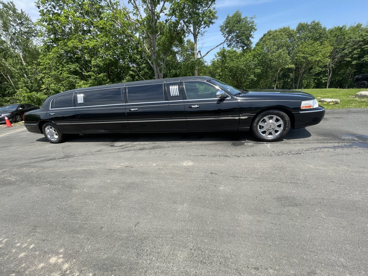 Limousine for Sale in Coventry, RI - Photo 2