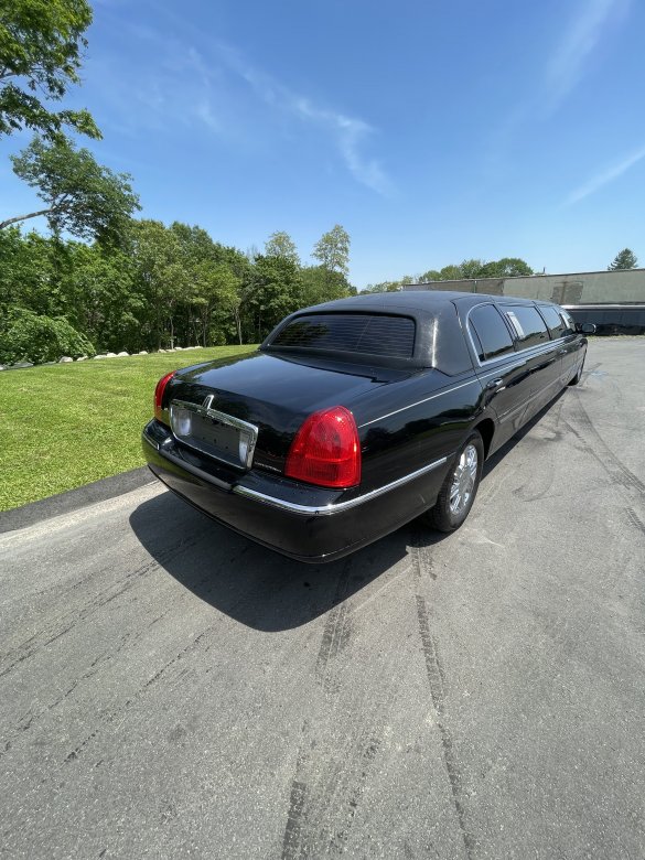 2007 Krystal Lincoln 8 Passenger Black Limo Limousine