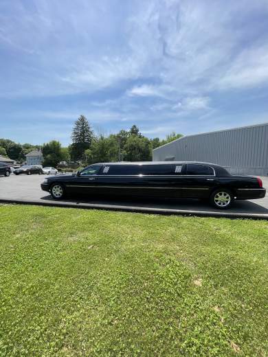 2007 Krystal Lincoln 8 Passenger Black Limo Limousine