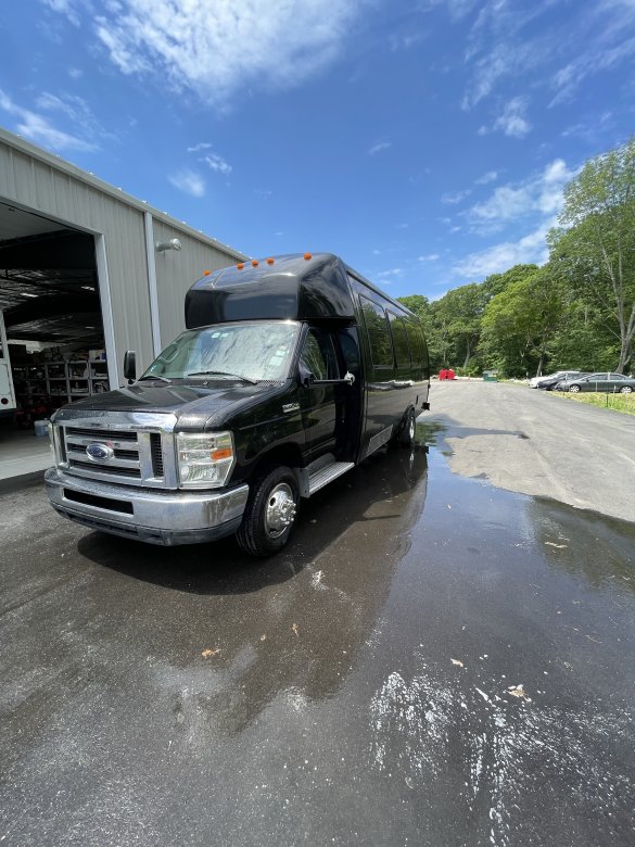 2012 Ford E450 Limo Bus