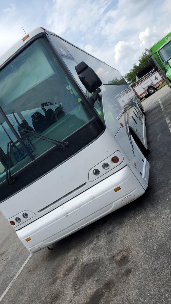 2004 Van Hool Van C2045 Motorcoach ADA, IV