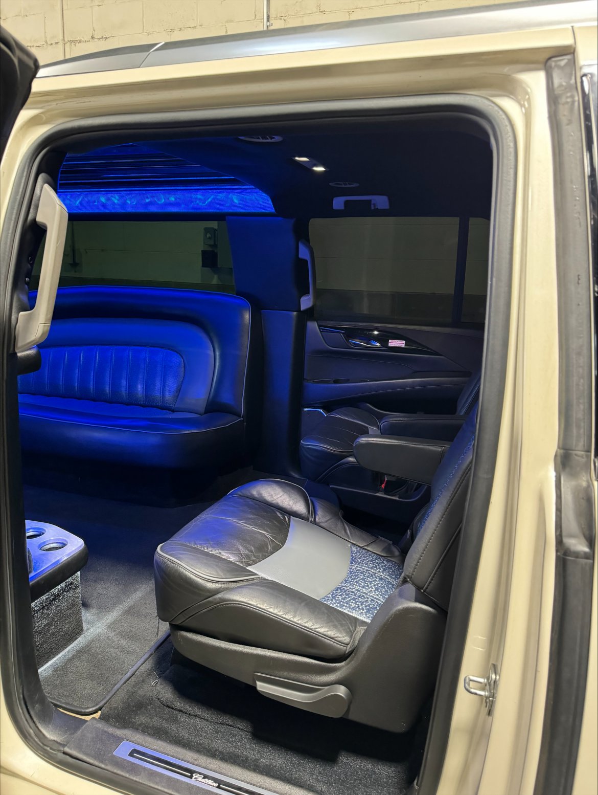 SUV Stretch for Sale in Shelby Twp, MI - Photo 16