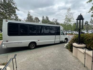 1999 Krystal Koach Ford E450 Limo Bus