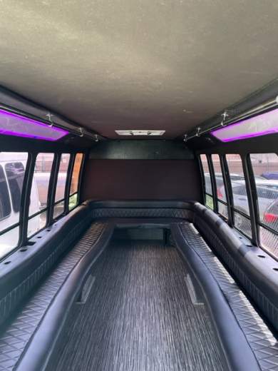 1999 Krystal Koach Ford E450 Limo Bus