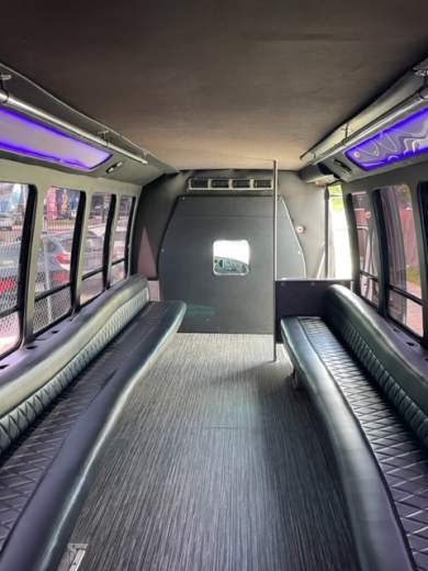 1999 Krystal Koach Ford E450 Limo Bus