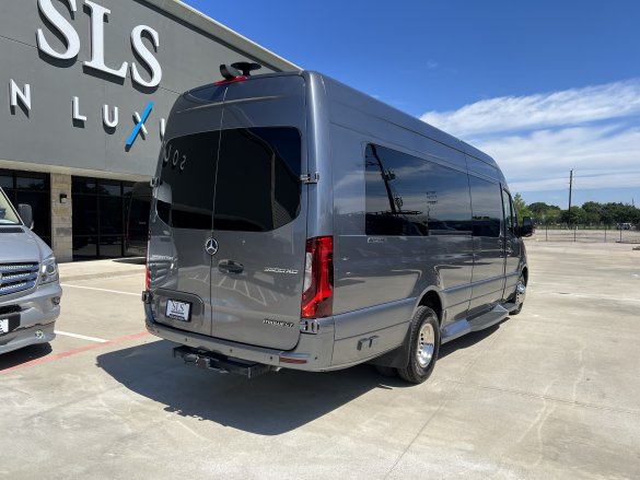 2024 Midwest Automotive Designs Mercedes-Benz Buisiness Class #13679 Sprinter