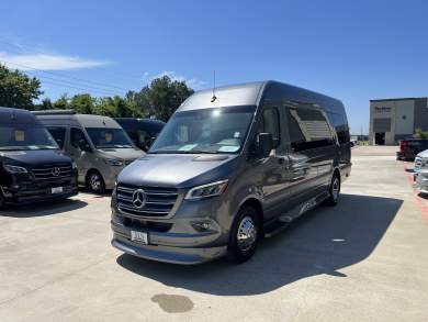 2024 Midwest Automotive Designs Mercedes-Benz Buisiness Class #13679 Sprinter