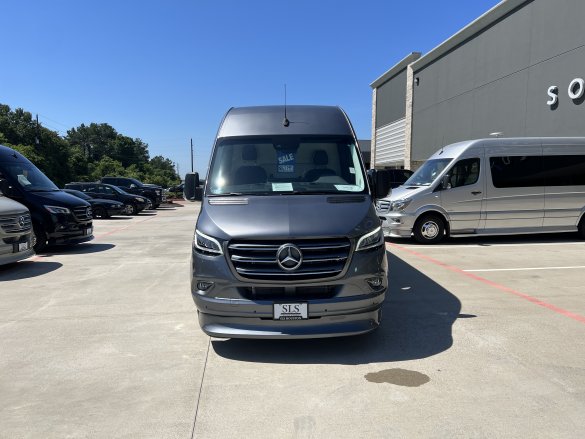 2024 Midwest Automotive Designs Mercedes-Benz Buisiness Class #13679 Sprinter