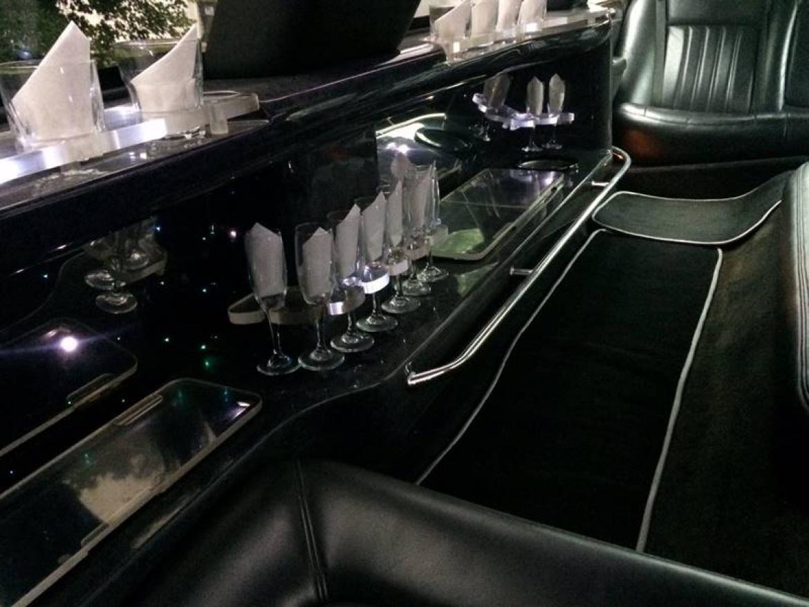 Photo of Limousine for sale: 2007 Lincoln Town Car 120" by Tiffany