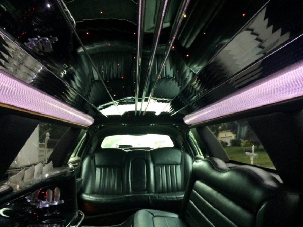 Photo of Limousine for sale: 2007 Lincoln Town Car 120" by Tiffany